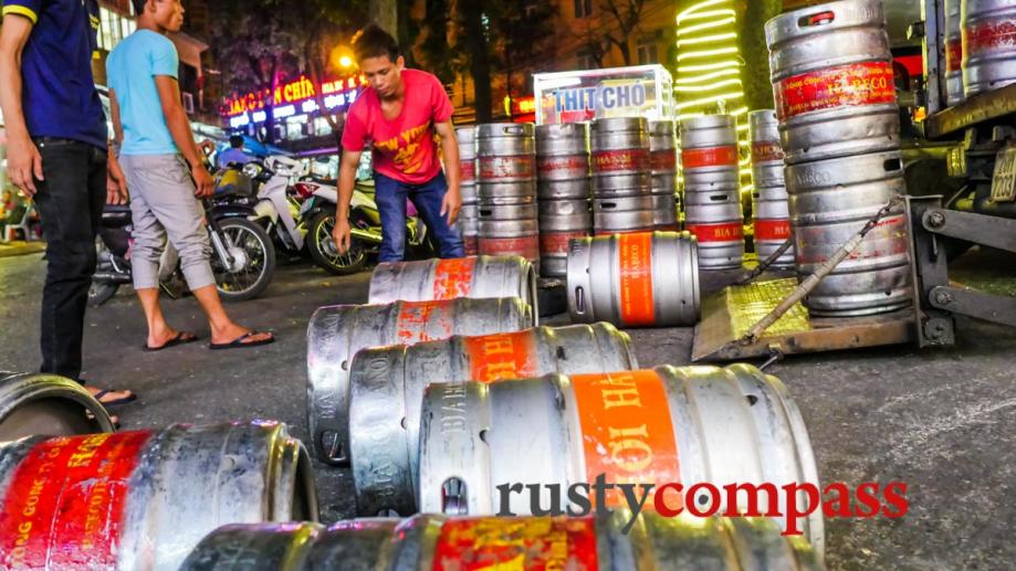 Hanoi’s famous bia hoi arrives by the keg for a...