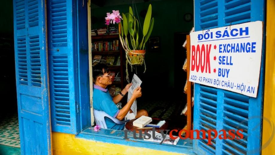 The book exchange in Phan Boi Chau St.