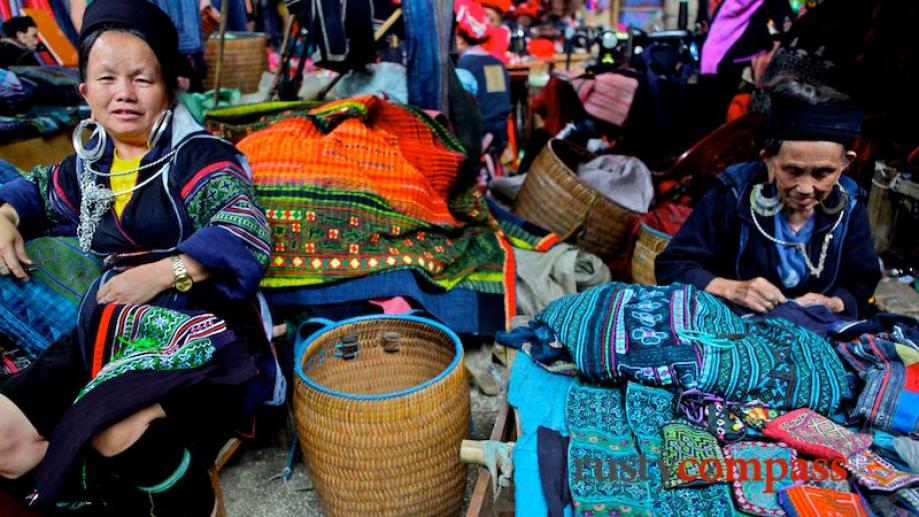 Day 3. Hmong women making and selling fabric in Sapa's...