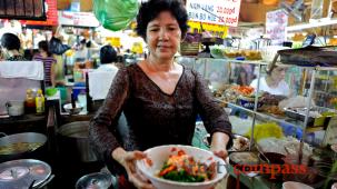 Ben Thanh Market's food stalls