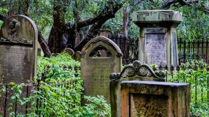 Cemeteries and tombs - a travel guide