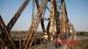 Slice of life Vietnam - Long Bien Bridge Hanoi