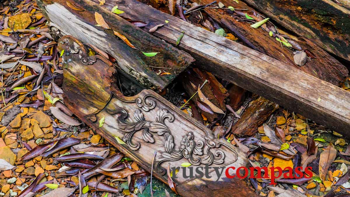 Fallen heritage, Hue Fallen heritage, Hue