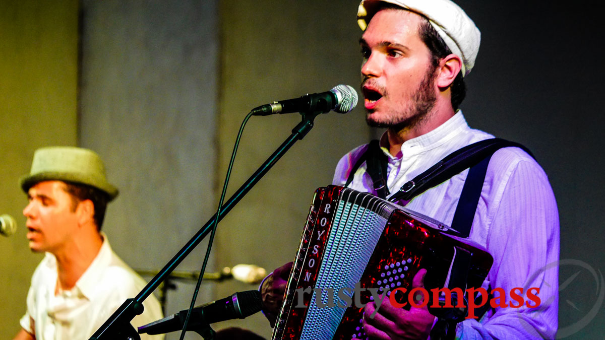 French folk tunes at Cargo