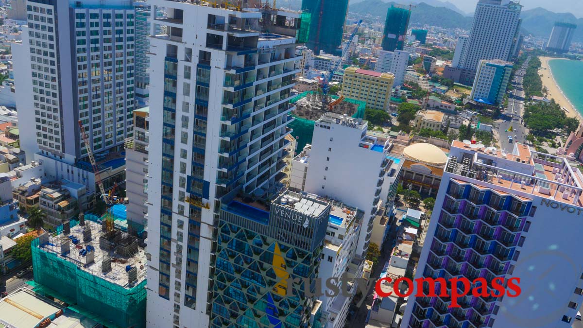 Plenty of space for new highrise. Plenty of space for new highrise.