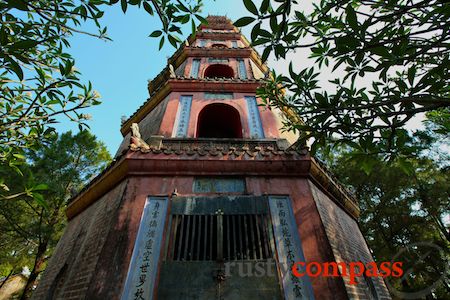 Hue,Vietnam,religion,Buddhism,Thien Mu Pagoda