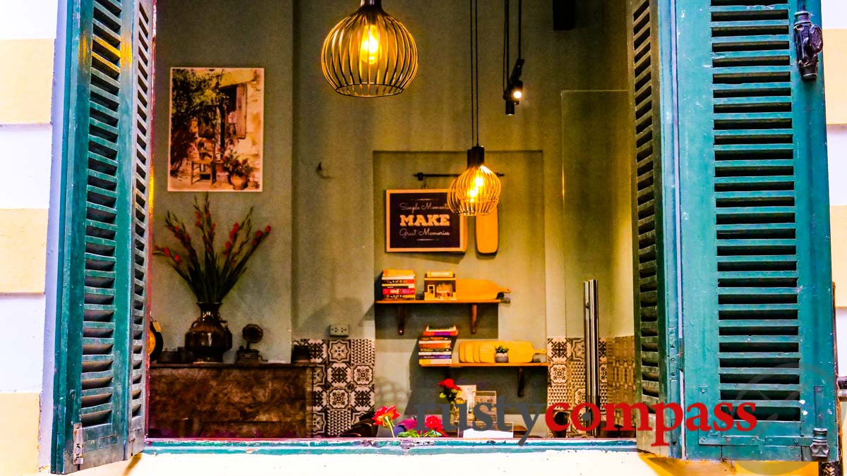Muoi Tieu Cafe Hanoi (Salt and Pepper Cafe) Muoi Tieu Cafe Hanoi (Salt and Pepper Cafe)