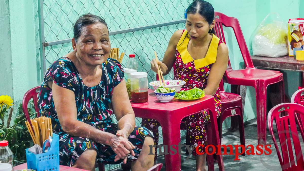 Hoi An street eats - Quan Nam Bao