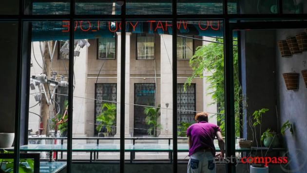 Cafes and boutiques, 14 Ton That Dam St, Saigon