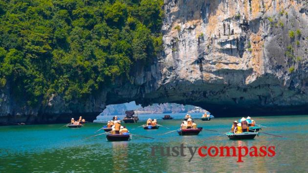 Floating village excursion. Au Co, Halong Bay