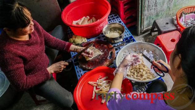 The kitchen - Banh Beo Ba Cu Hue Cuisine, Hue