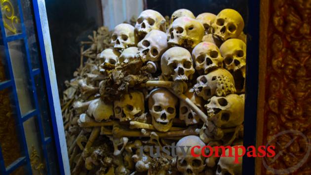 Khmer Rouge victims, Wat Sampeau