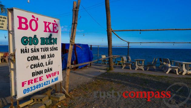 Bo Ke fresh seafood - along the seashore, Mui Ne