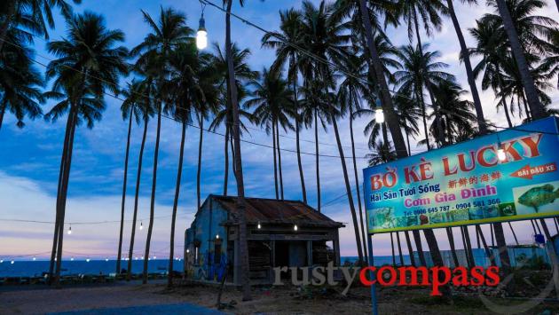 Bo Ke fresh seafood - along the seashore, Mui Ne