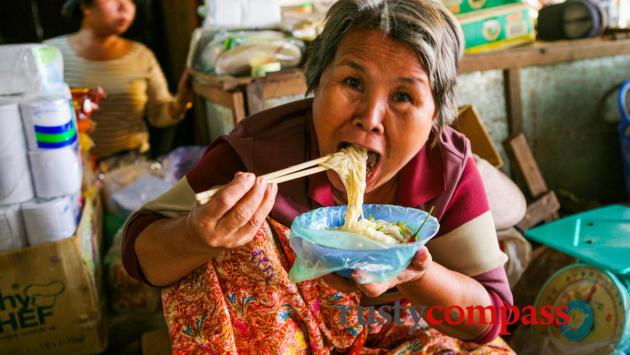 Noodle time - The old market, Siem Reap
