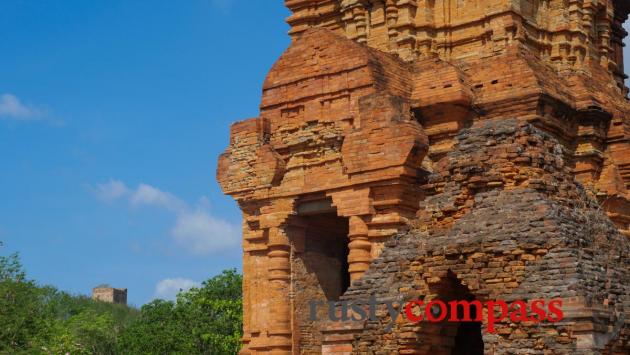 Po Shanu Cham Towers, Phan Thiet