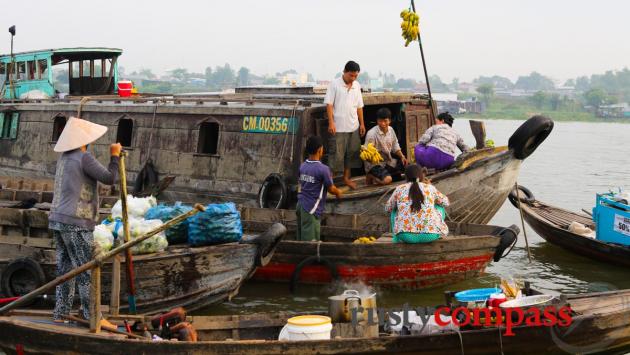 Chau Doc floating market