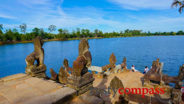 Srah Srang - by bike - Angkor