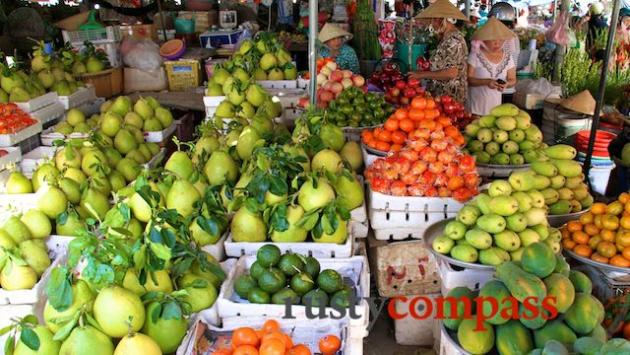 Some of the delicious fruits in Ha Tien market.