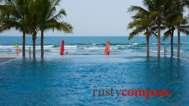 Pool and beach, Fusion Maia Danang.
