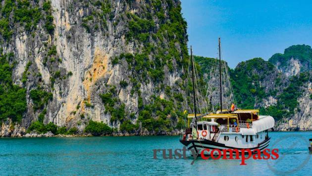 Halong Bay day trip - Indochina Junk