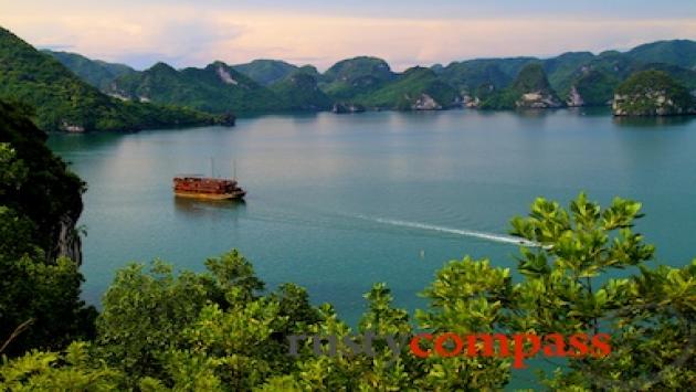 Stunning Halong Bay from Soi Sim Island