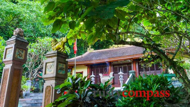 8 Lady Cave Memorial, Phong Nha