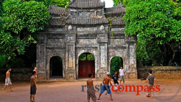 Football at Bao Quoc Pagoda, Hue