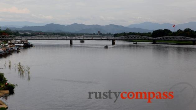 The river view, Huong Giang Hotel