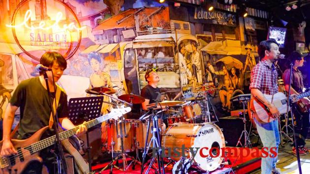 Live music - Lela Bar Saigon