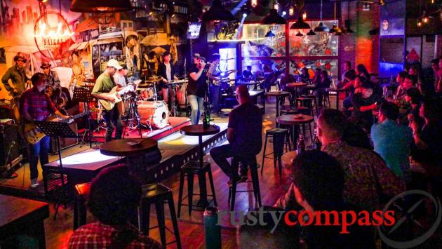 Live music - Lela Bar Saigon