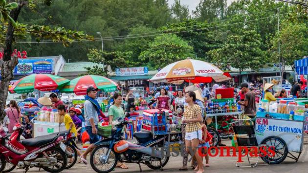 Food stalls, Long Hai beach