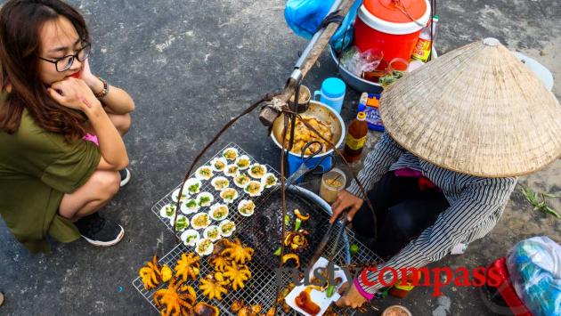 Eating - Long Hai beach