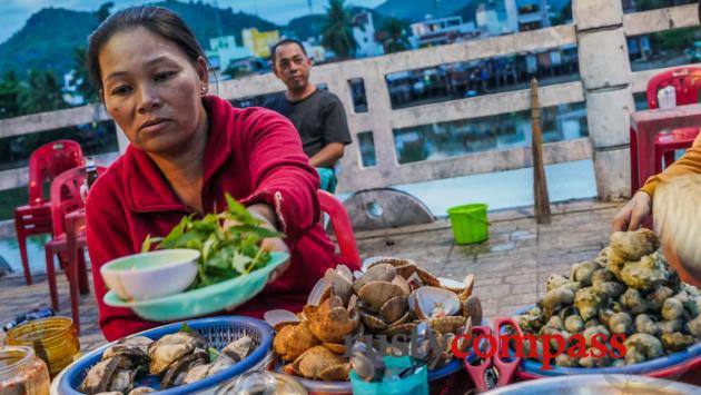 Seafood on the street, Nha Trang