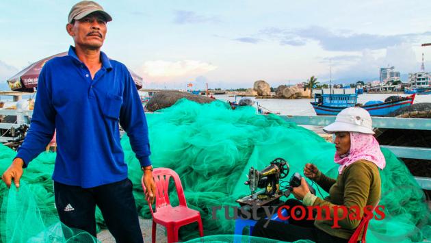 Repairing fishing nets - Nha Trang