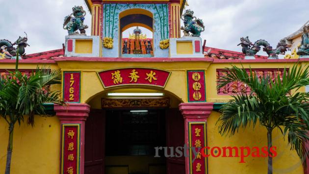 Van Thuy Tu Whale Temple, Phan Temple