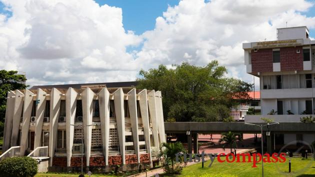 New Khmer architect, Vann Molyvann's work at the Institute of Foreign Languages