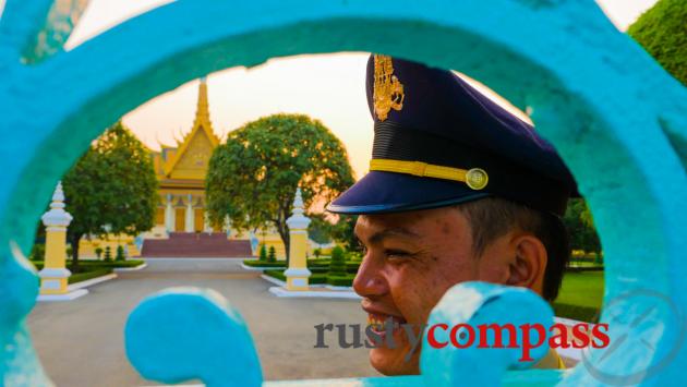 Friendly security - Royal Palace, Phnom Penh