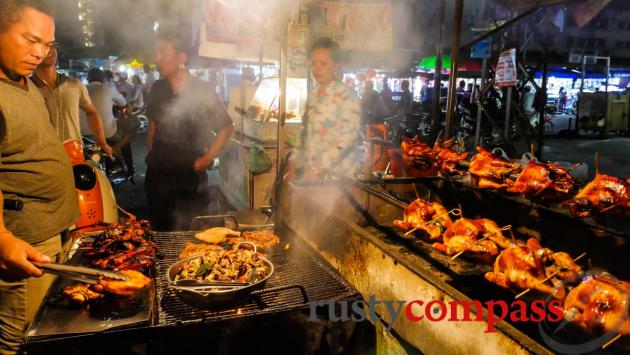 Eating on the street, Phnom Penh