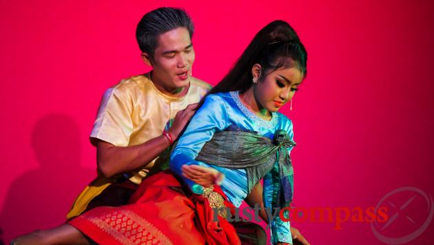 Cambodian Living Arts performance of Plae Pakaa
