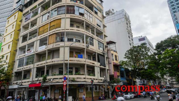 Hai Ba Trung St modernist apartment, Ho Chi Minh City