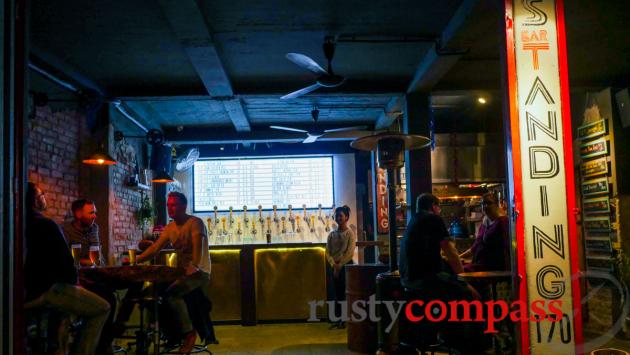 Standing Bar, Hanoi