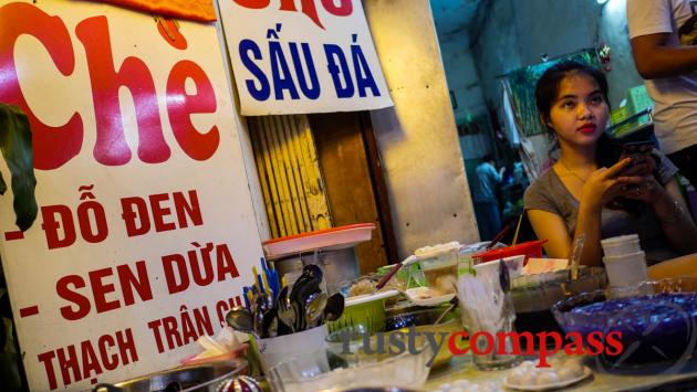 Che and Sugarcane Juice, Hang Dieu, Hanoi