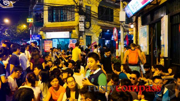 Ta Hien St Hanoi - the street party
