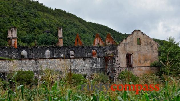 The ruined Catholic monastery enroute to Ta Phin