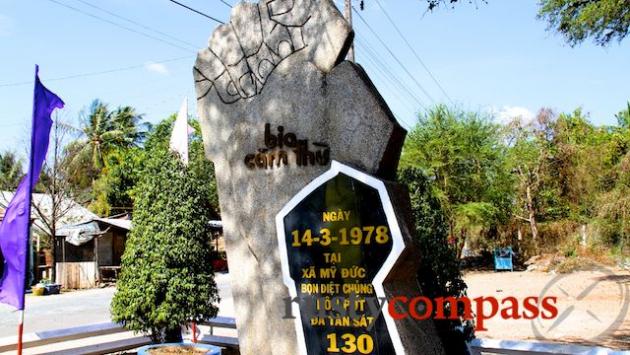 This monument marks the Vietnamese lives lost in Khmer Rouge attacks on Ha TIen in 1978.