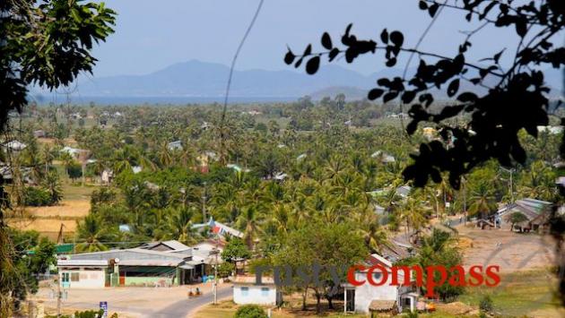 Views to the Cambodian border, Thach Dong Pagoda