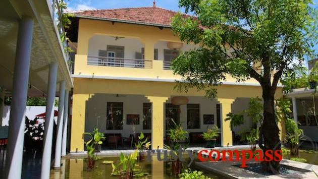 Colonial building, The Plantation Hotel, Phnom Penh