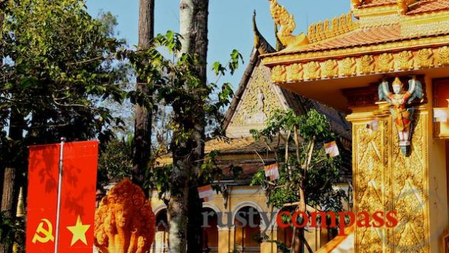 Ong Met Khmer Pagoda in downtown Tra Vinh 