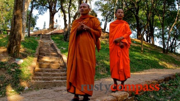 Monks visiting Wat Phnom